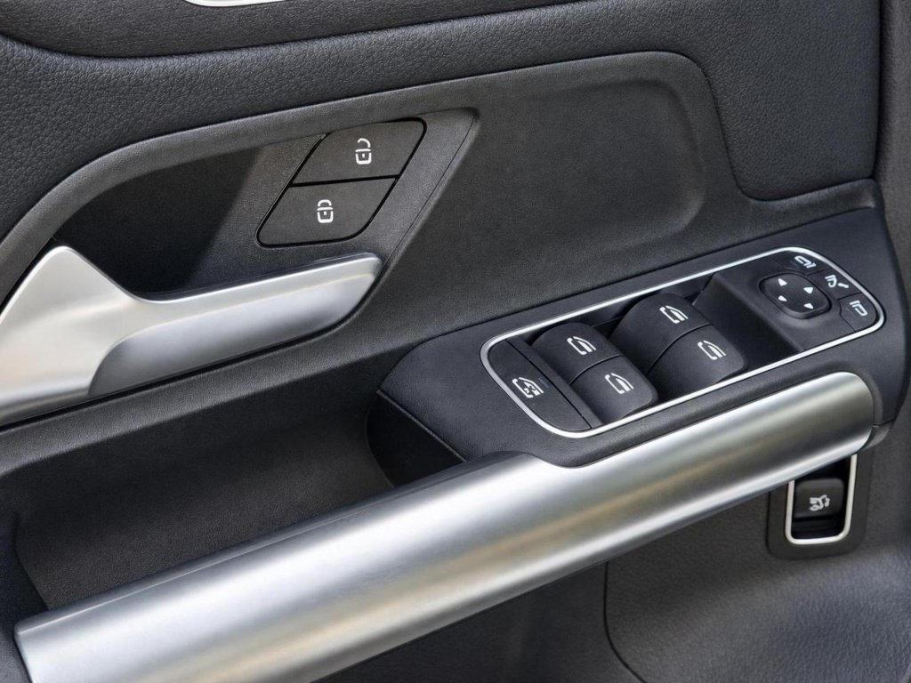 New 2026 Mercedes-Benz GLA 250 4MATIC image 35