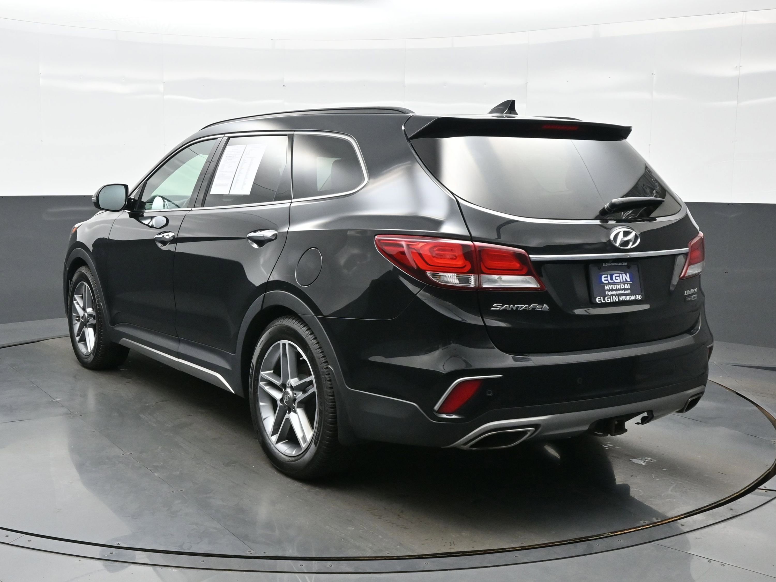 Used 2017 Hyundai Santa Fe Limited AWD/4WD image 4