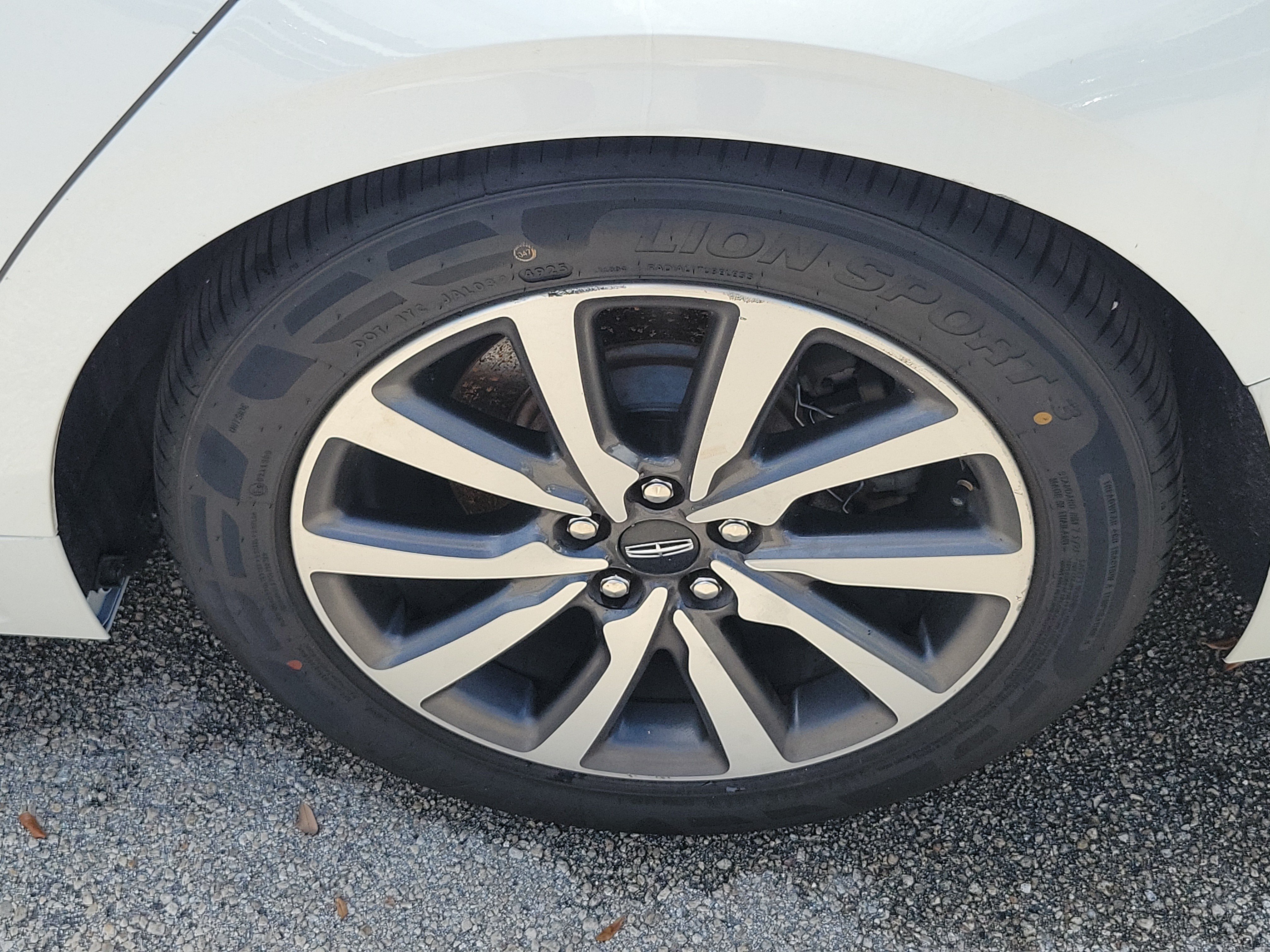 Used 2020 Lincoln Continental FWD image 6