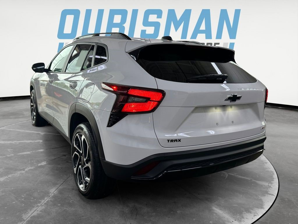 Certified 2025 Chevrolet Trax RS w/ Sunroof Package FWD image 4