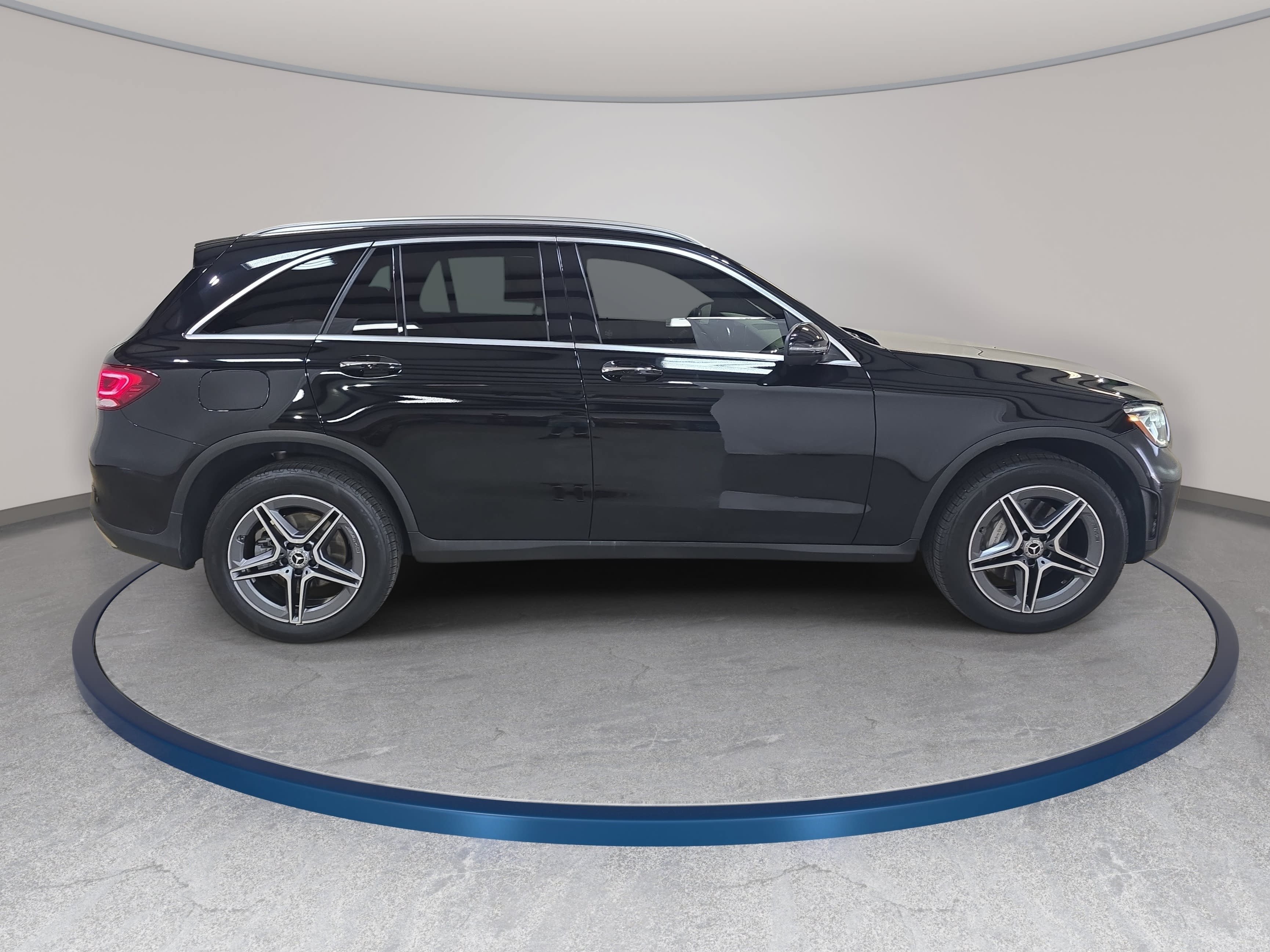 Used 2022 Mercedes-Benz GLC 300 4MATIC image 5