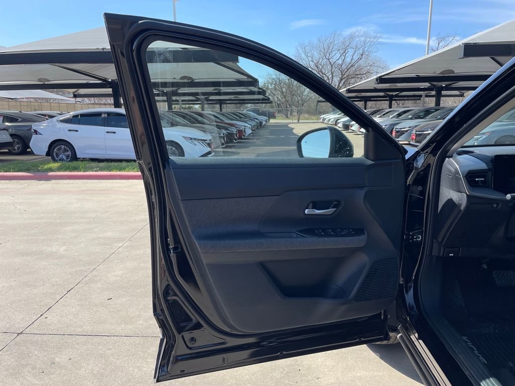 New 2026 Nissan Kicks SV w/ SV Premium Package FWD image 32