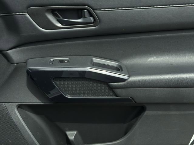 Used 2024 Nissan Pathfinder SV image 36