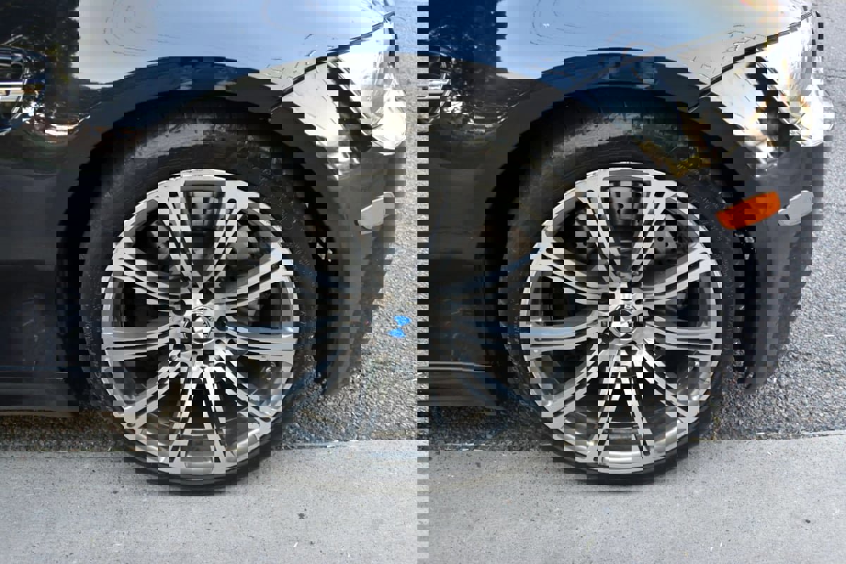 Used 2012 BMW M3 Convertible w/ Premium Pkg image 26