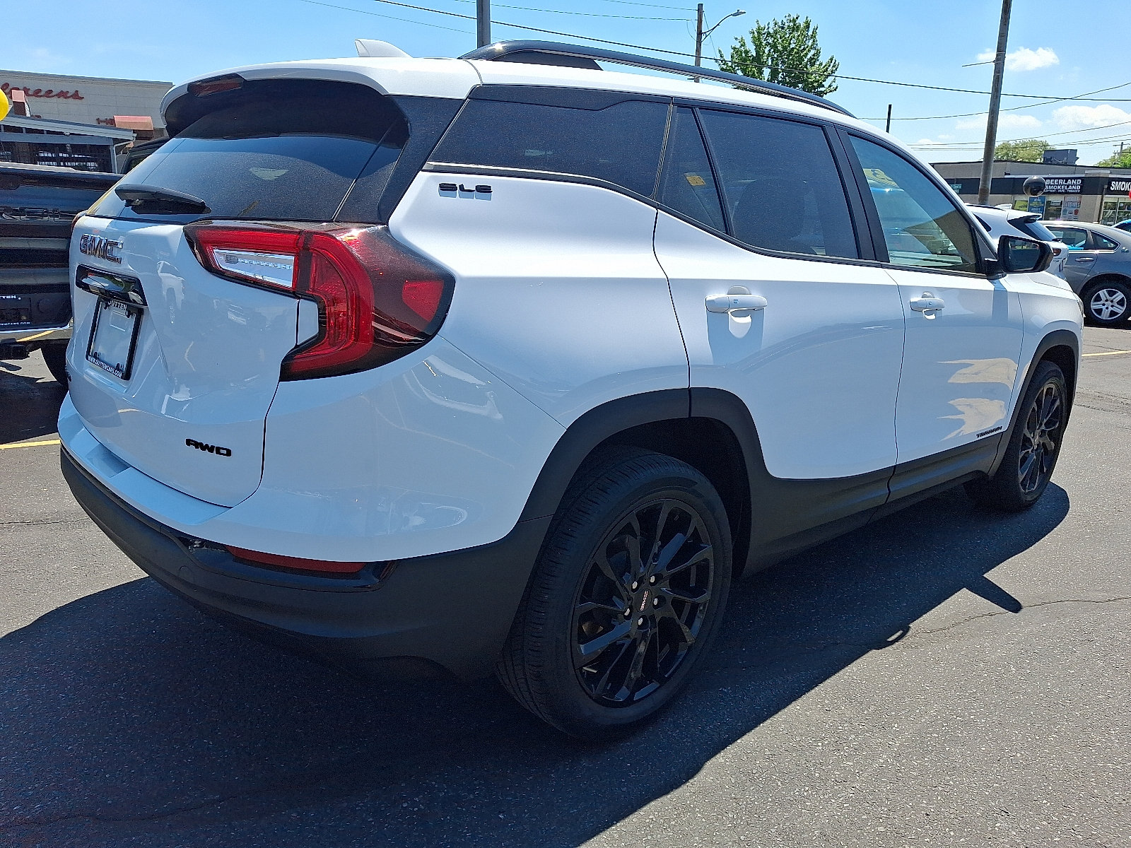 Used 2023 GMC Terrain SLE w/ Elevation Edition AWD/4WD image 5