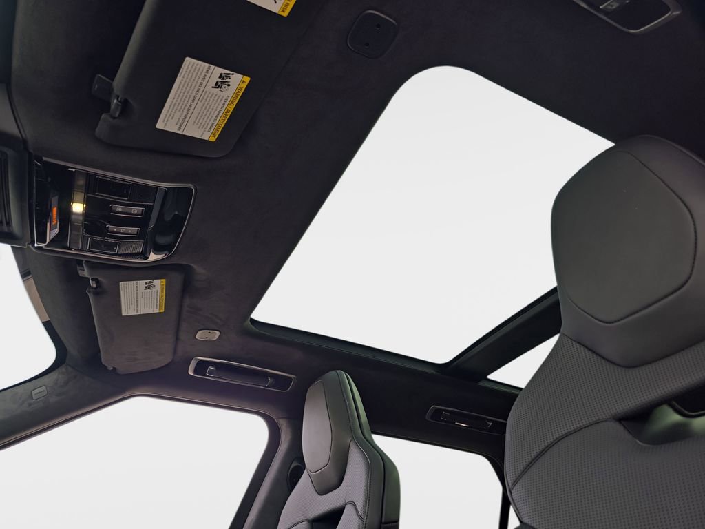 New 2026 Land Rover Range Rover Sport SV image 31