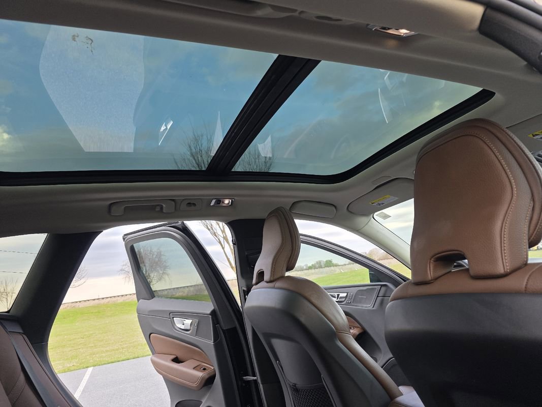 Used 2020 Volvo XC60 T5 Inscription w/ Protection Package image 18