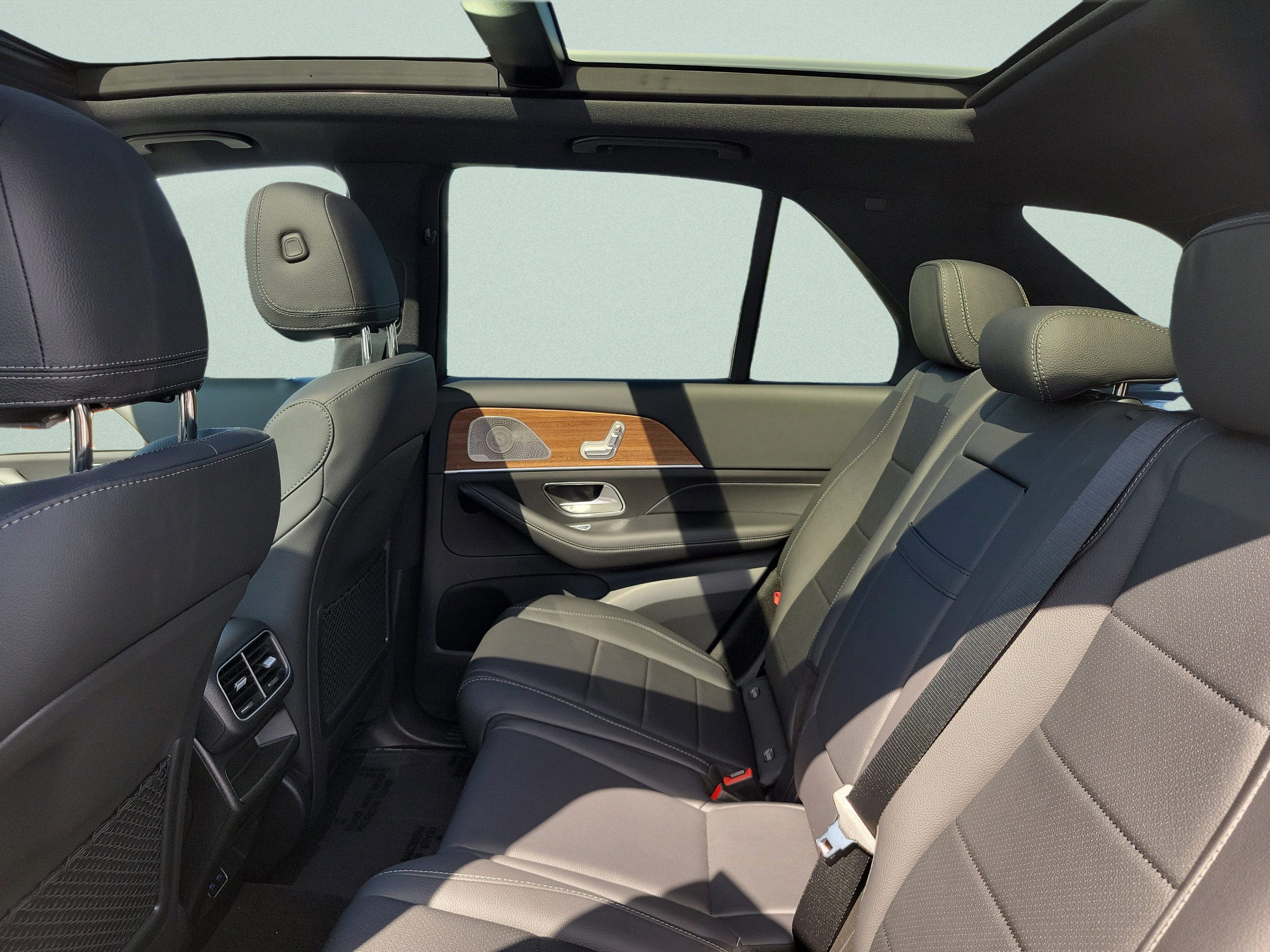 Certified 2026 Mercedes-Benz GLE 350 4MATIC image 6