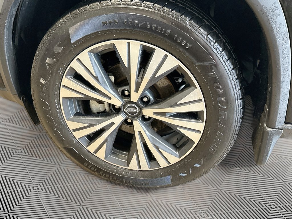 Used 2023 Nissan Rogue SV w/ SV Premium B Package FWD image 34
