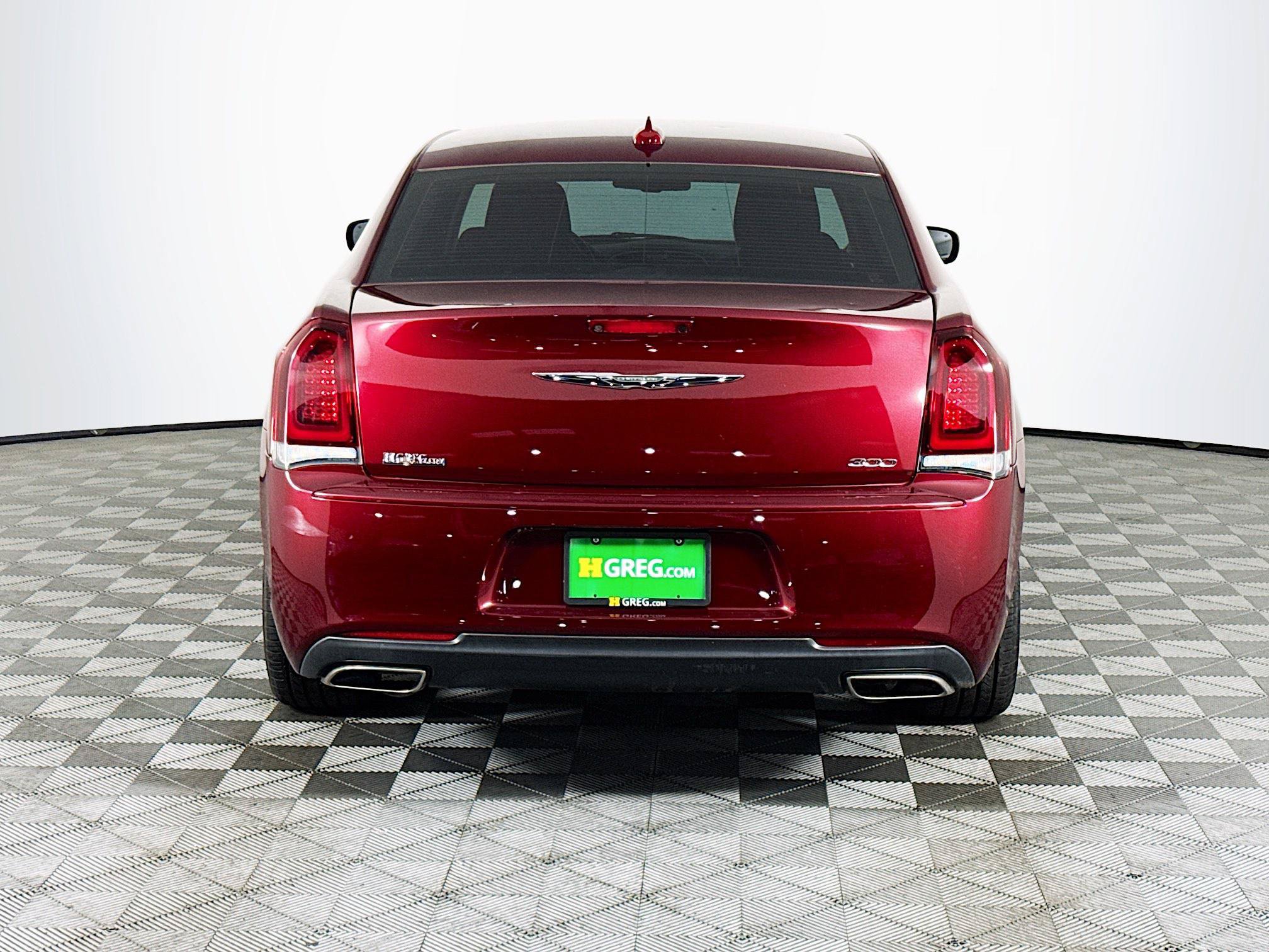 Used 2019 Chrysler 300 Touring w/ Sport Appearance Package RWD image 7