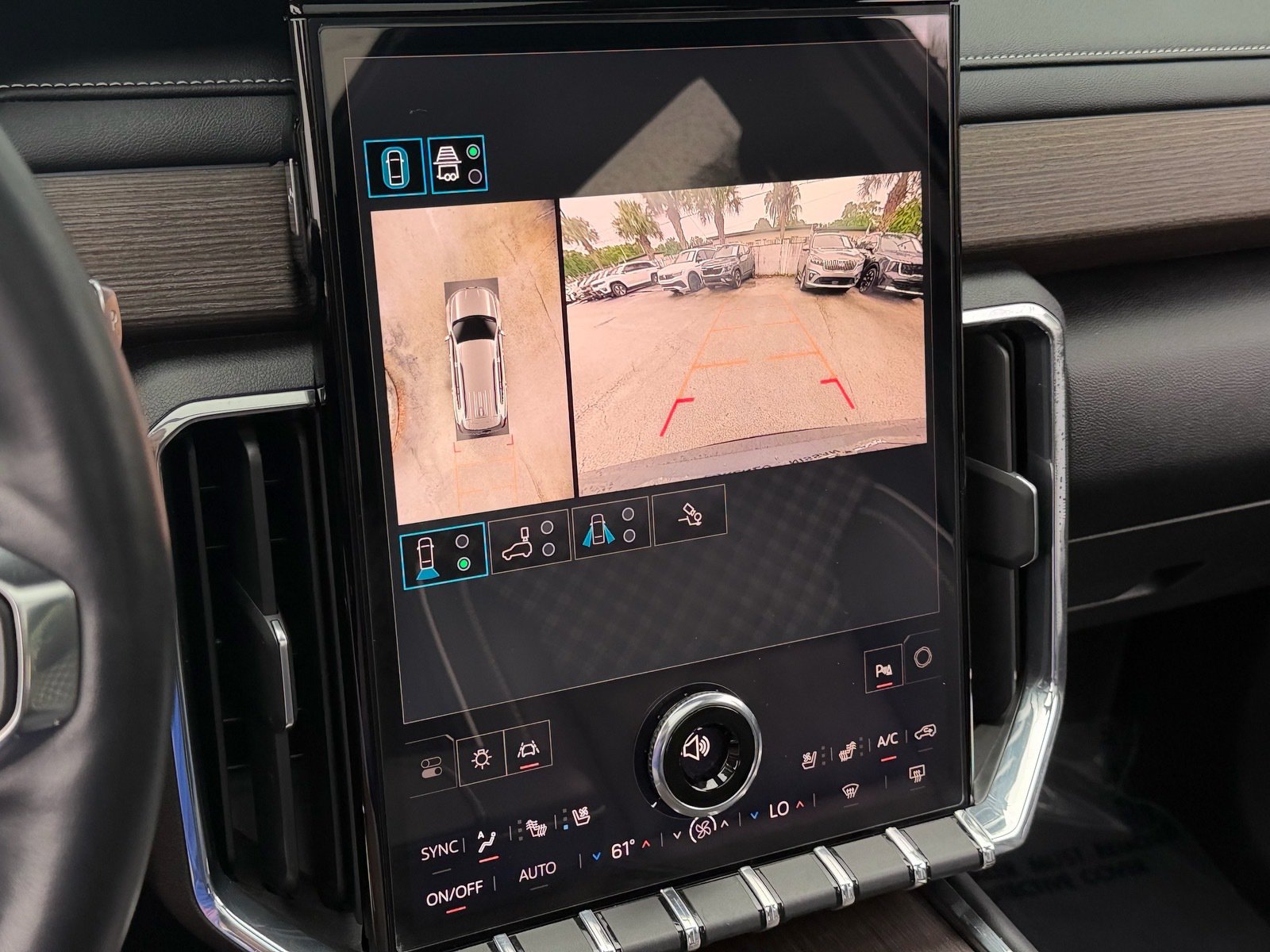 Used 2024 GMC Acadia Denali FWD image 28