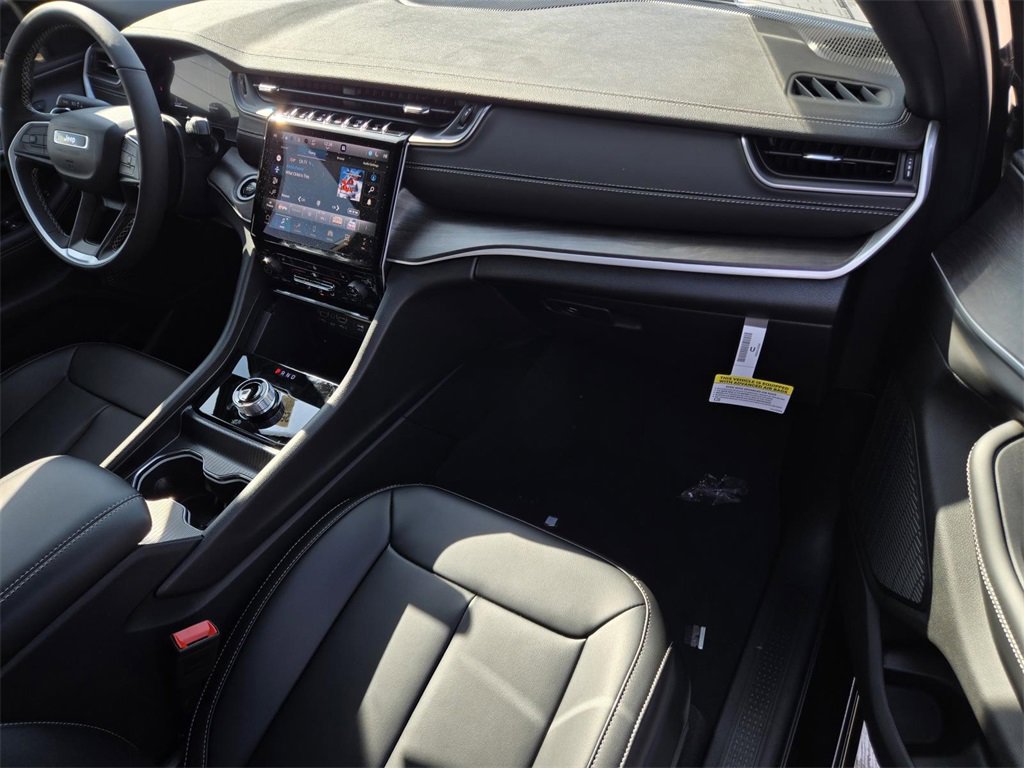 New 2025 Jeep Grand Cherokee Limited image 8