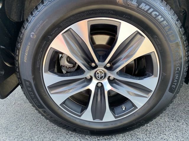 Used 2021 Toyota Highlander XLE image 37