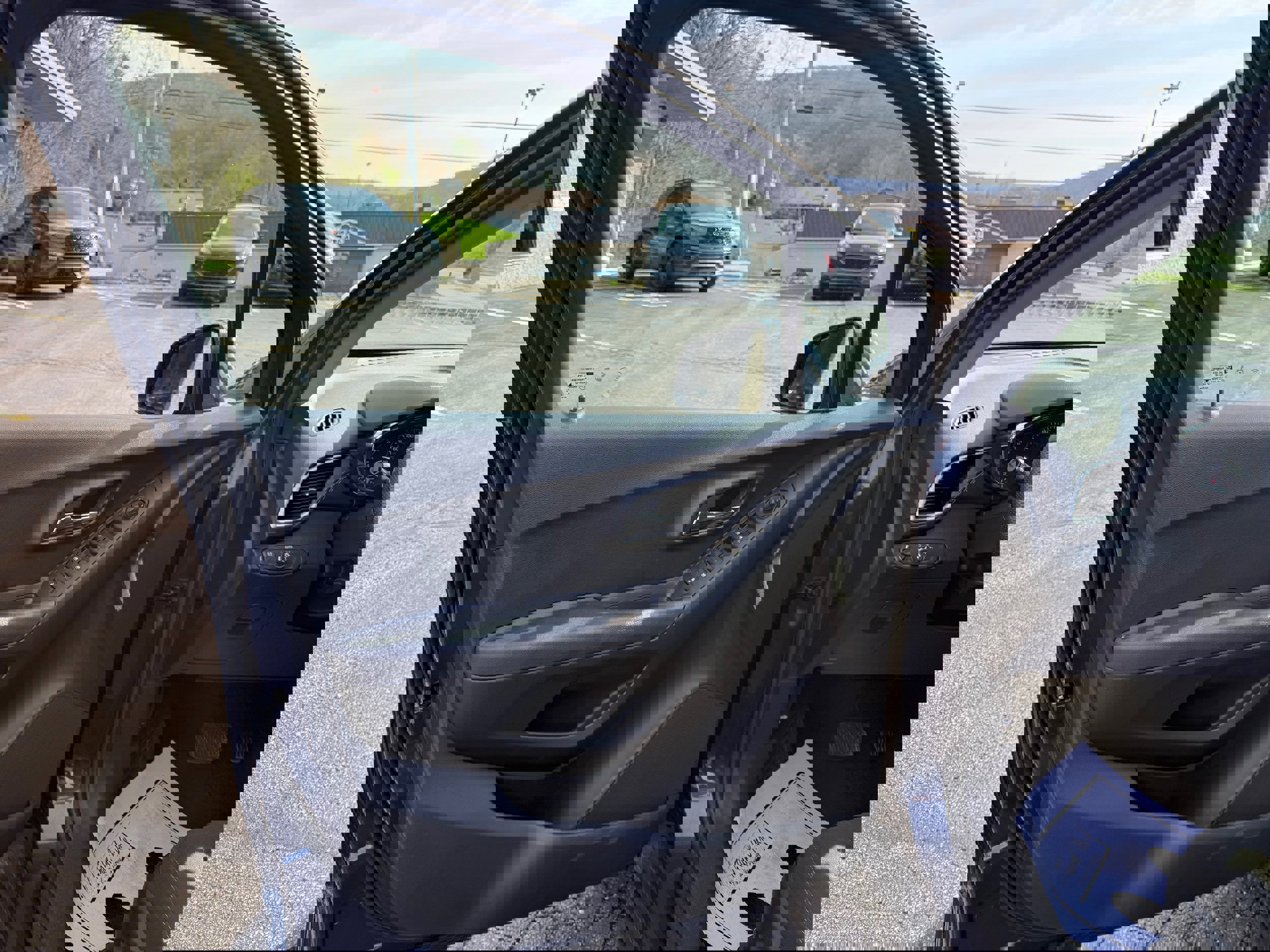 Used 2019 Chevrolet Trax LS w/ Tint and Cruise Package image 8