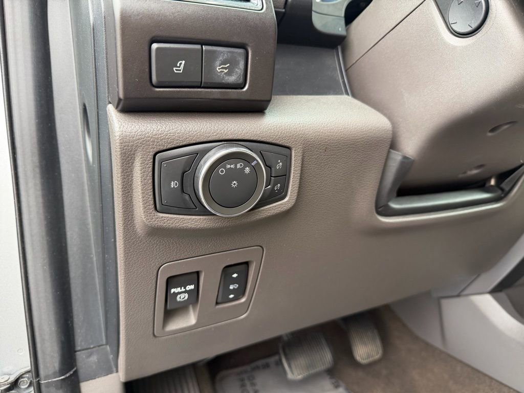 Used 2021 Ford Expedition Limited image 13