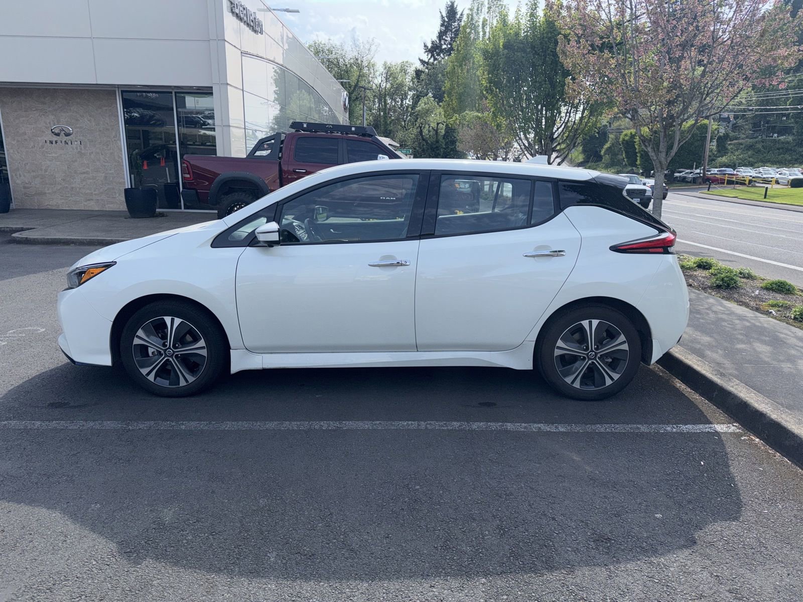 Used 2022 Nissan Leaf SL Plus FWD image 14