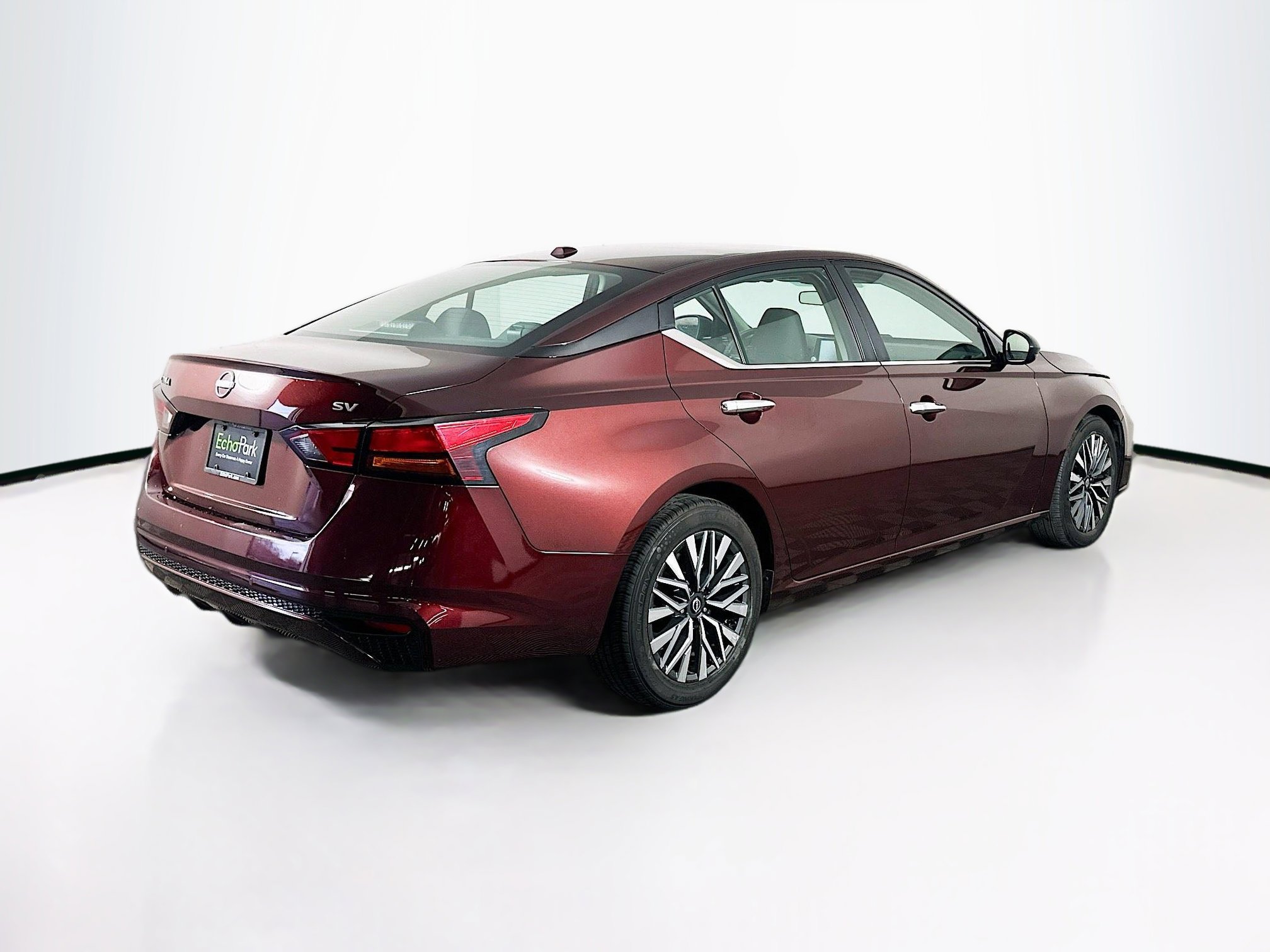 Used 2024 Nissan Altima 2.5 SV image 9