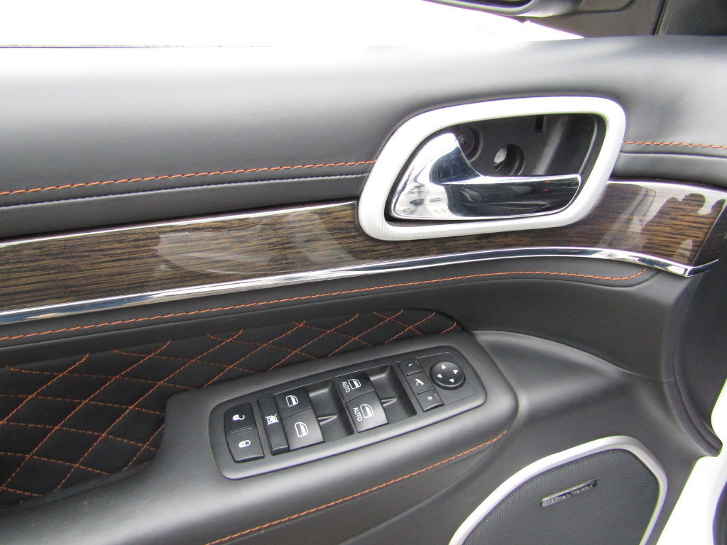 Used 2021 Jeep Grand Cherokee Summit AWD/4WD image 26