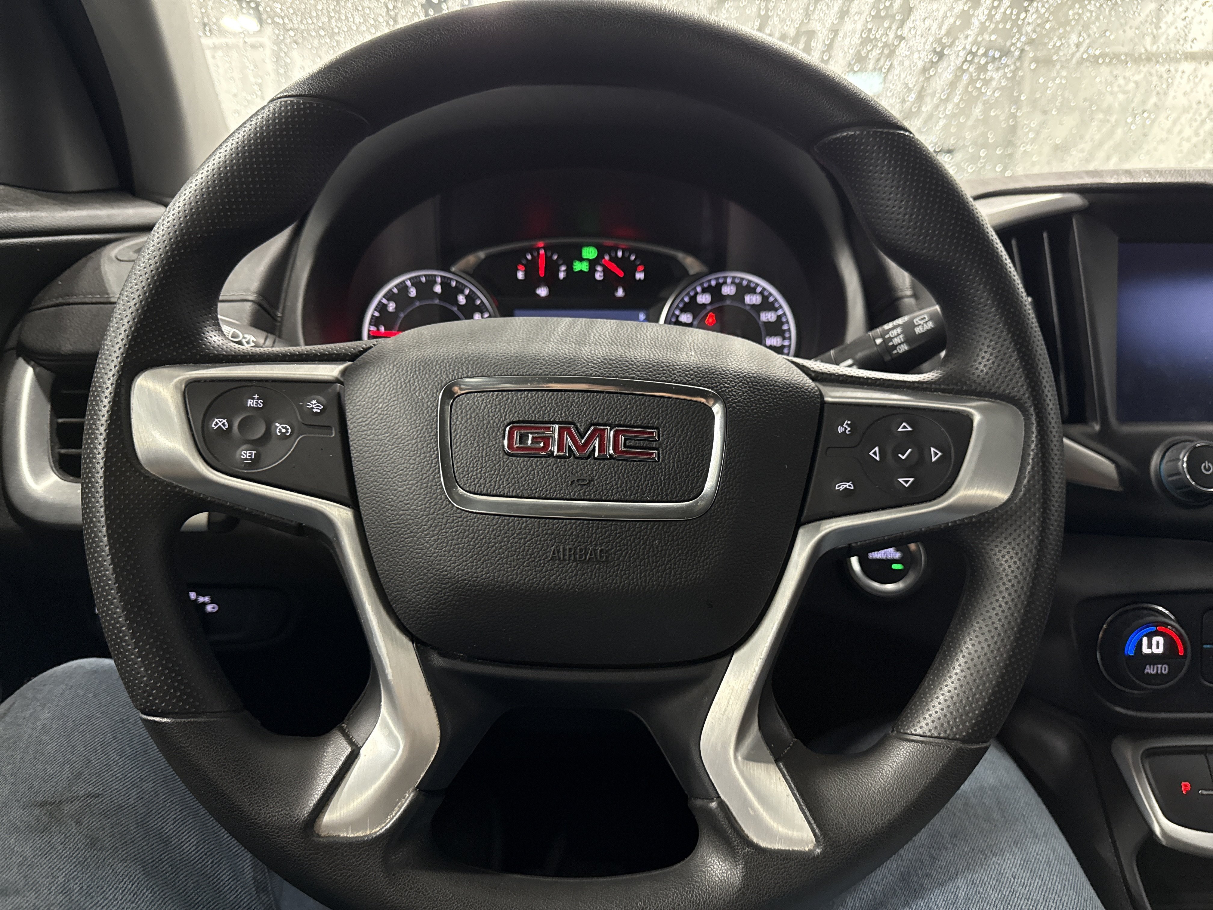 Used 2024 GMC Terrain SLE w/ Driver Convenience Package AWD/4WD image 10