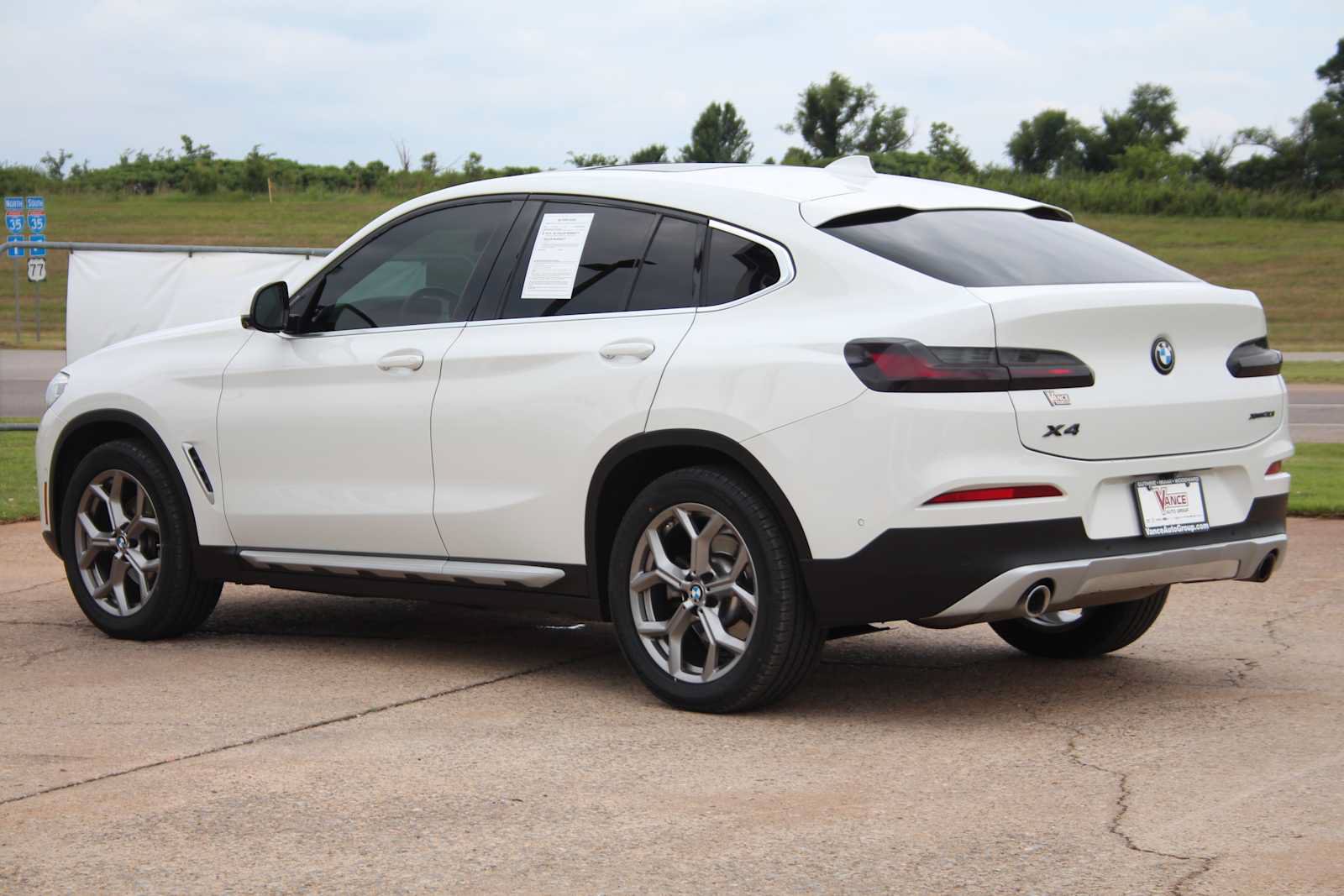 Used 2021 BMW X4 xDrive30i w/ Executive Package AWD/4WD image 6