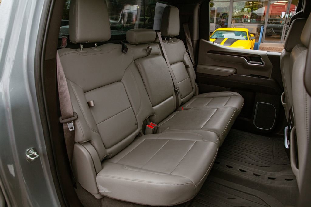 Used 2023 GMC Sierra 1500 SLT w/ SLT Premium Package AWD/4WD image 12