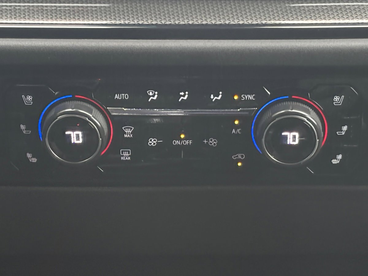 Used 2023 Chevrolet Silverado 1500 ZR2 w/ Technology Package image 4