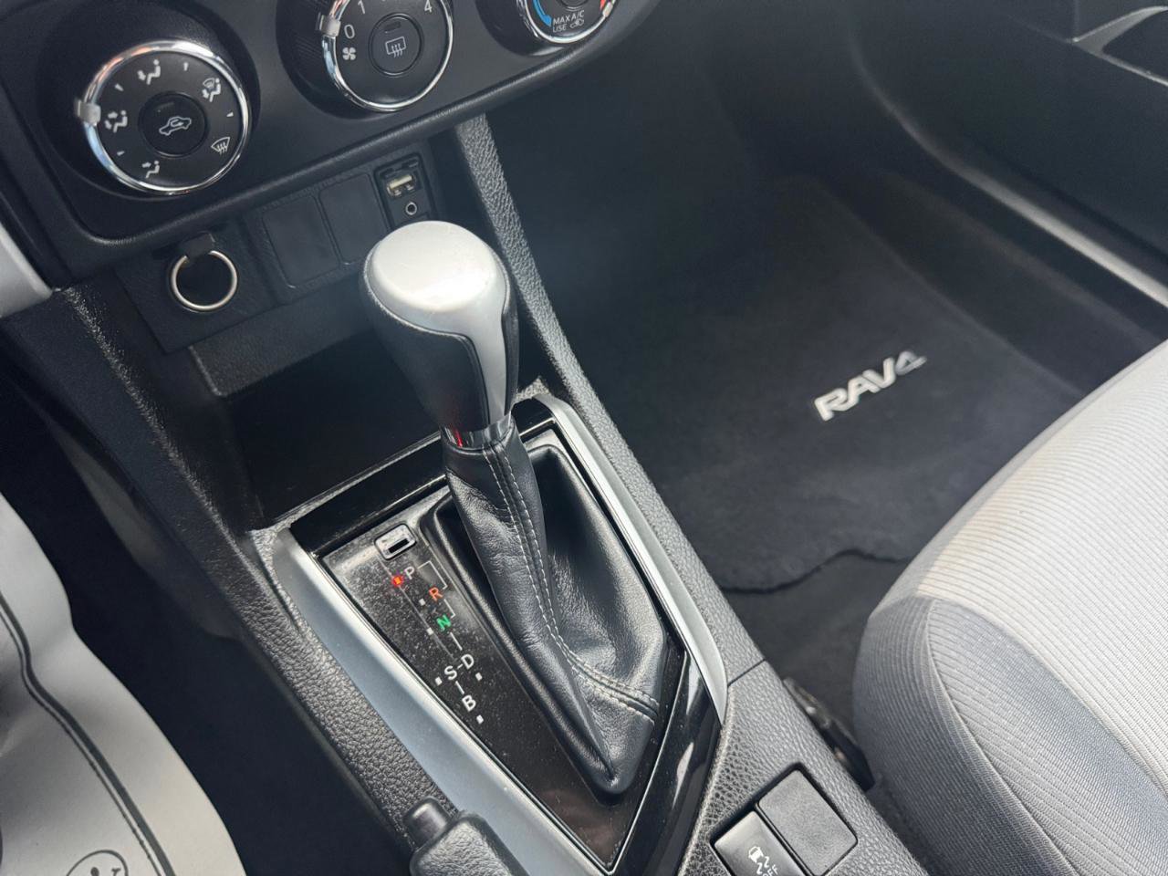 Used 2018 Toyota Corolla L image 16