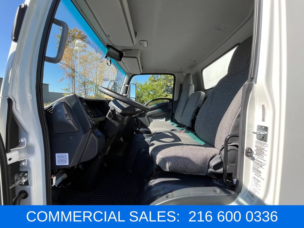 Used 2024 Isuzu NPR RWD image 17