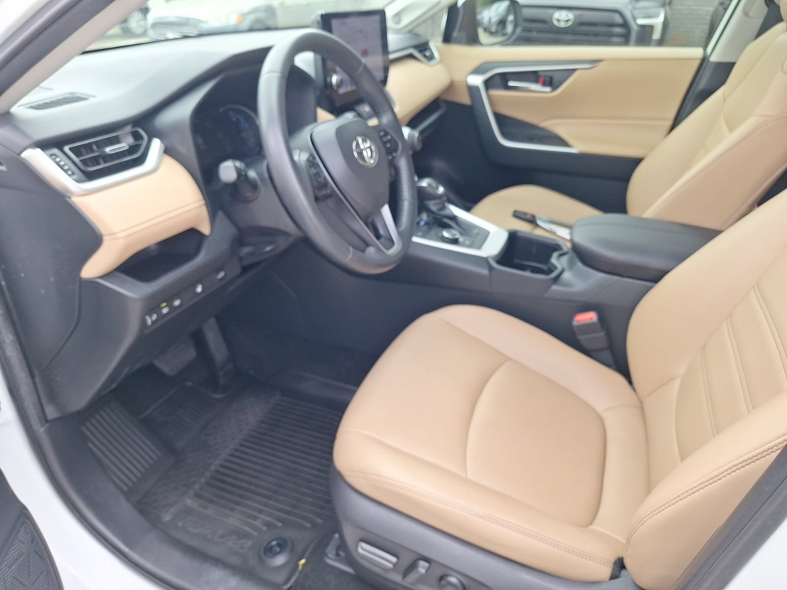 Used 2023 Toyota RAV4 XLE Premium AWD/4WD image 16