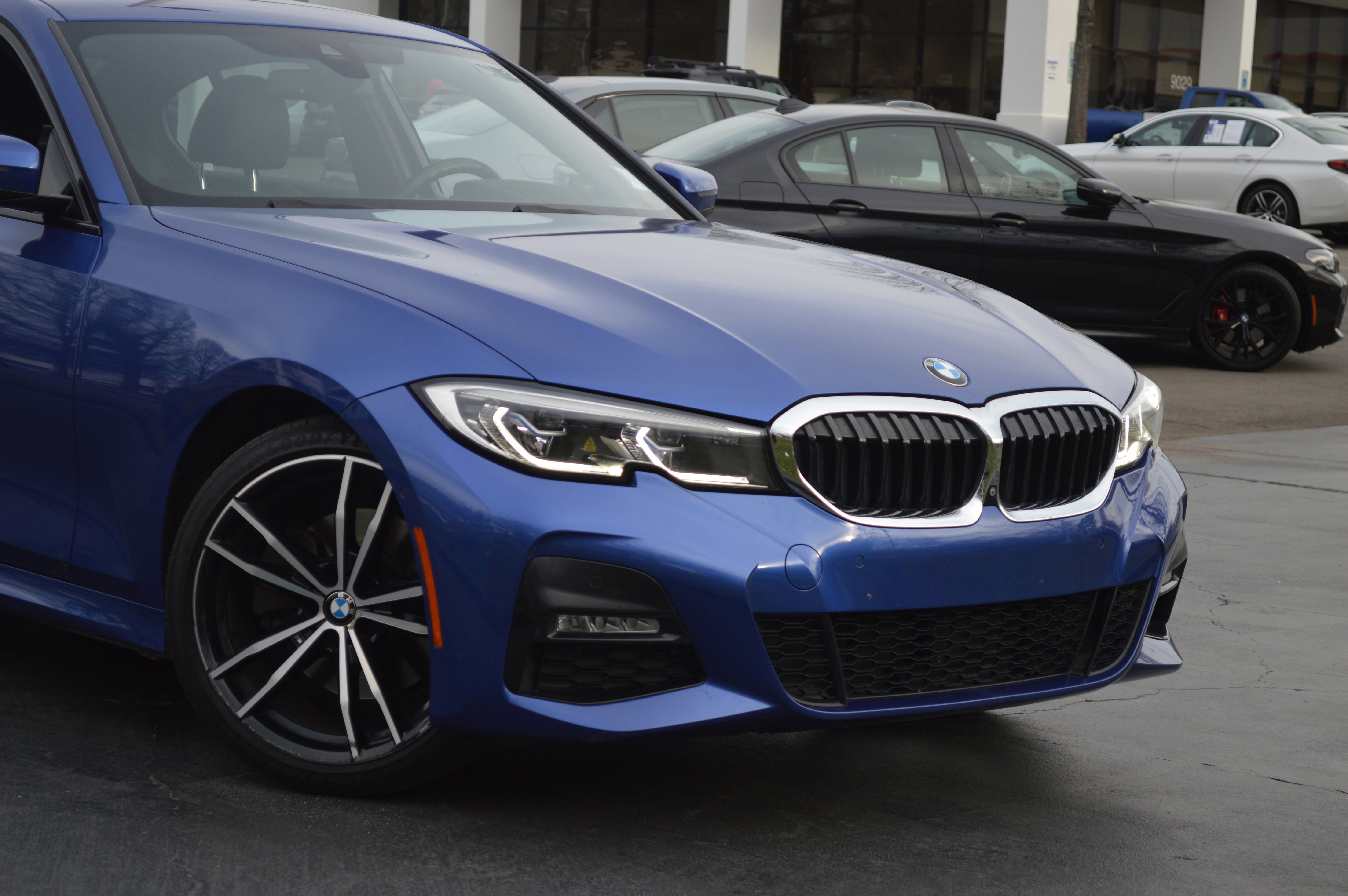 Used 2019 BMW 330i Sedan w/ M Sport Package image 2
