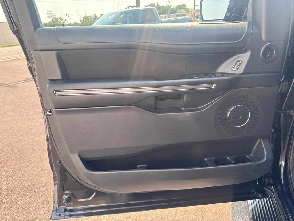 Used 2023 Ford Expedition XL AWD/4WD image 11