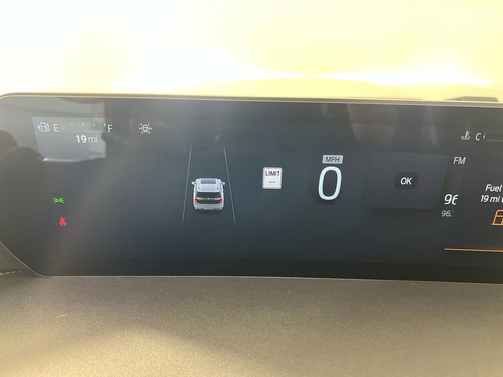 Used 2025 Ford Expedition Platinum image 12