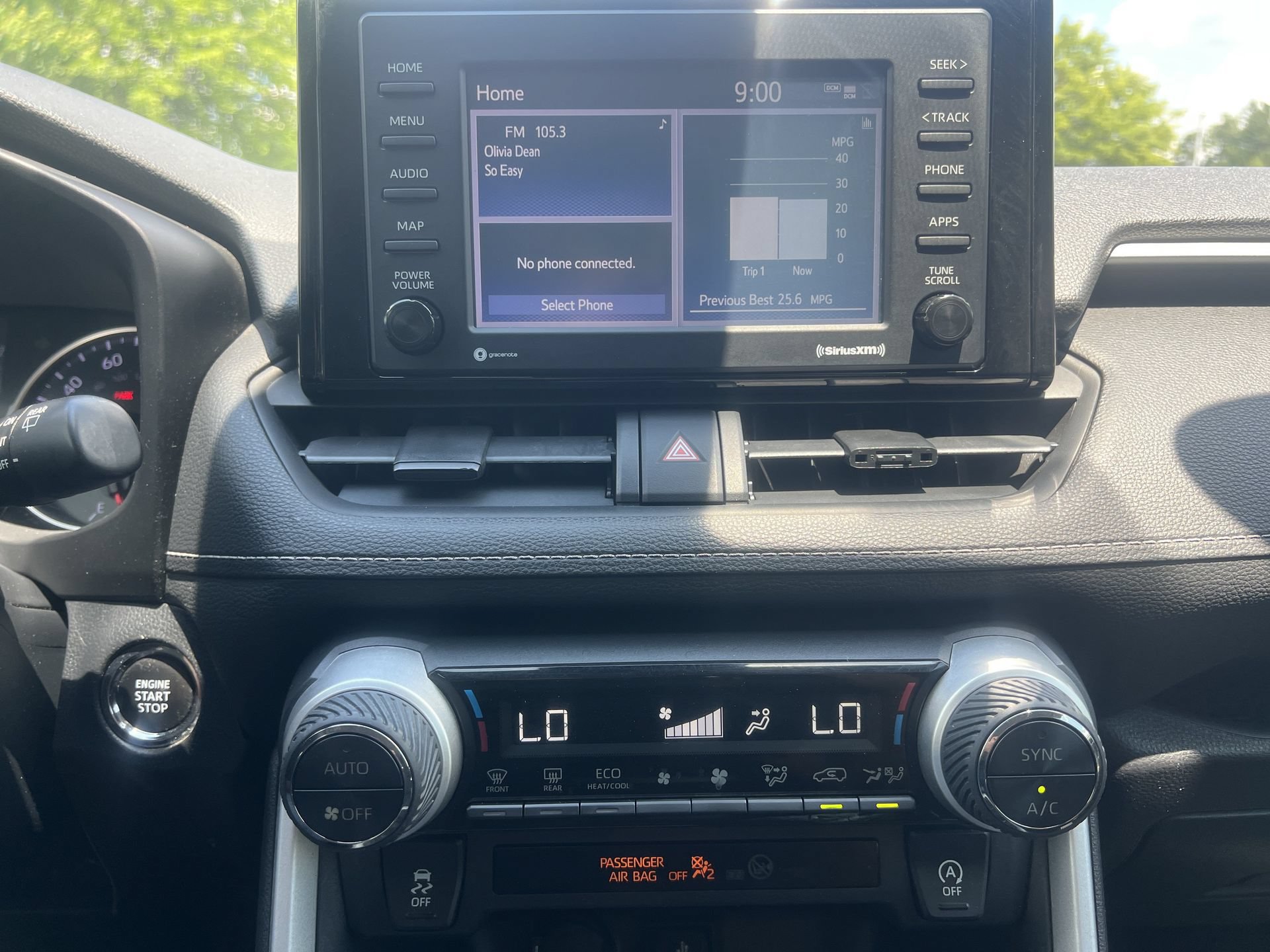 Used 2020 Toyota RAV4 XLE FWD image 4