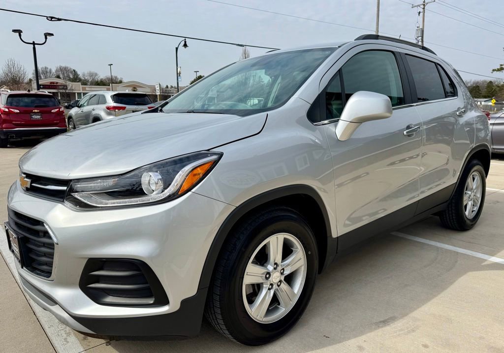 Used 2020 Chevrolet Trax LT w/ Driver Confidence Package image 4