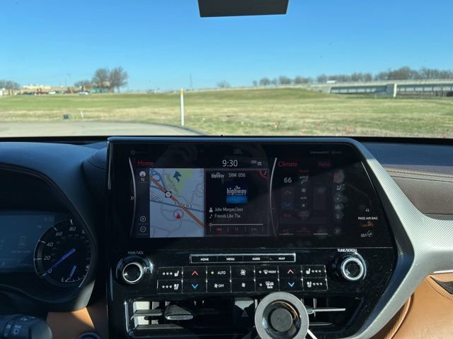 Used 2021 Toyota Highlander Platinum image 16