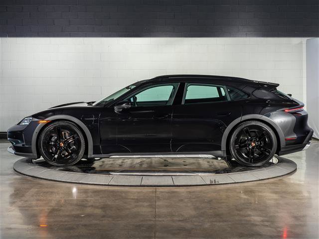 Used 2025 Porsche Taycan 4 Cross Turismo image 2