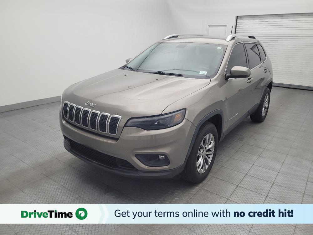 Used 2019 Jeep Cherokee Latitude Plus w/ Cold Weather Group AWD/4WD image 1