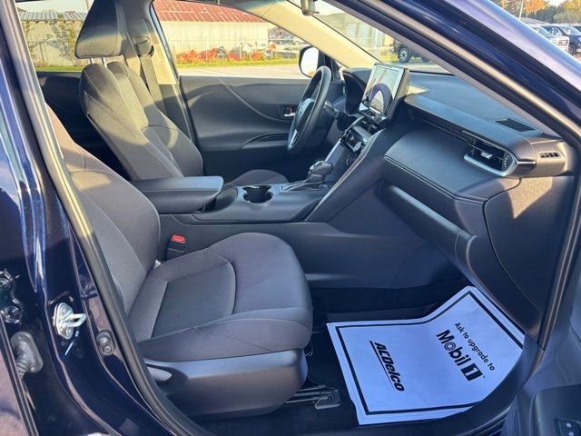 Used 2023 Toyota Venza LE image 24