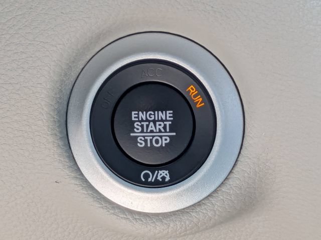 Used 2024 Chrysler Pacifica Touring-L AWD/4WD image 44