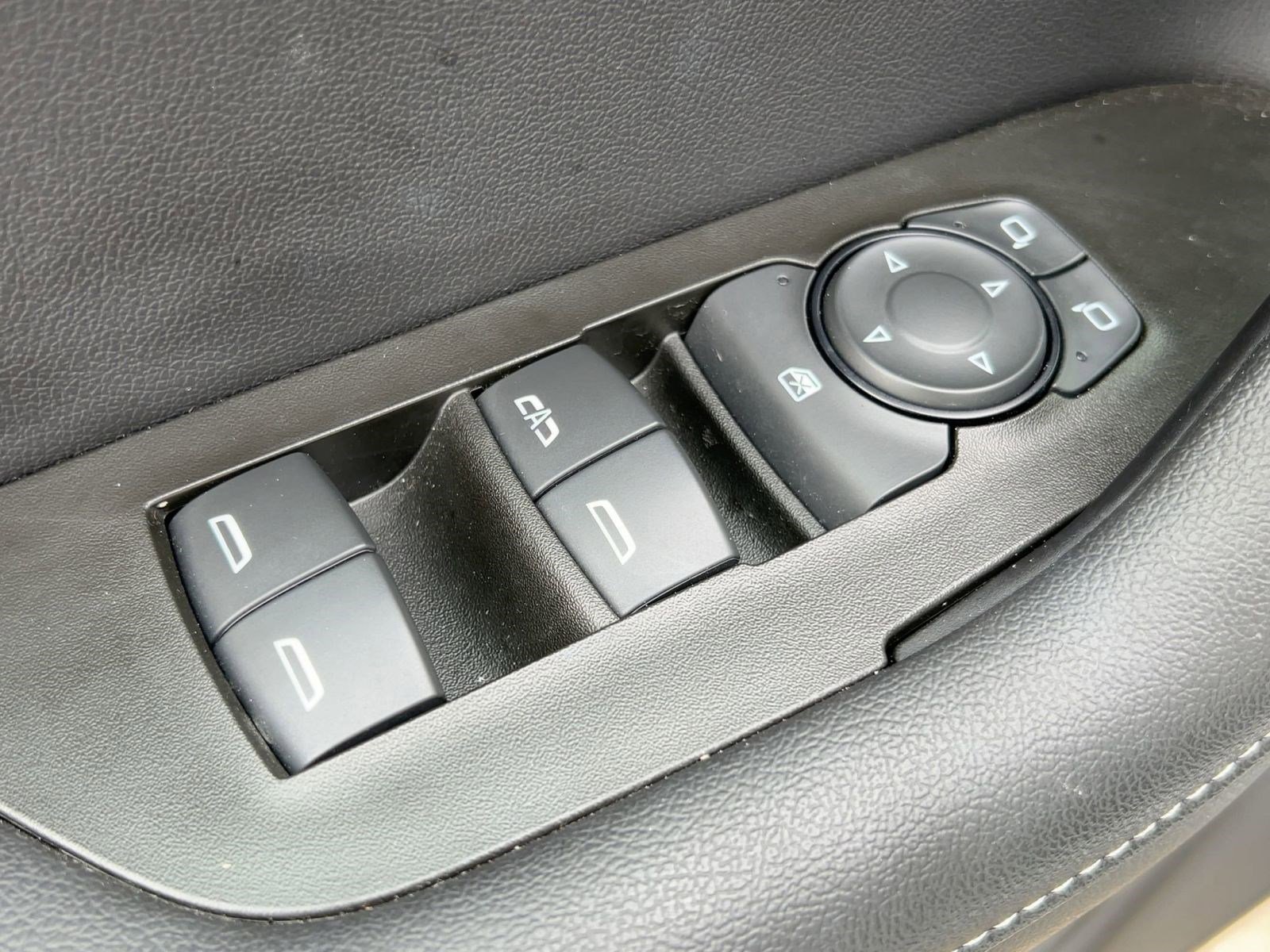 Certified 2024 Chevrolet Blazer LT w/ Convenience Package image 19