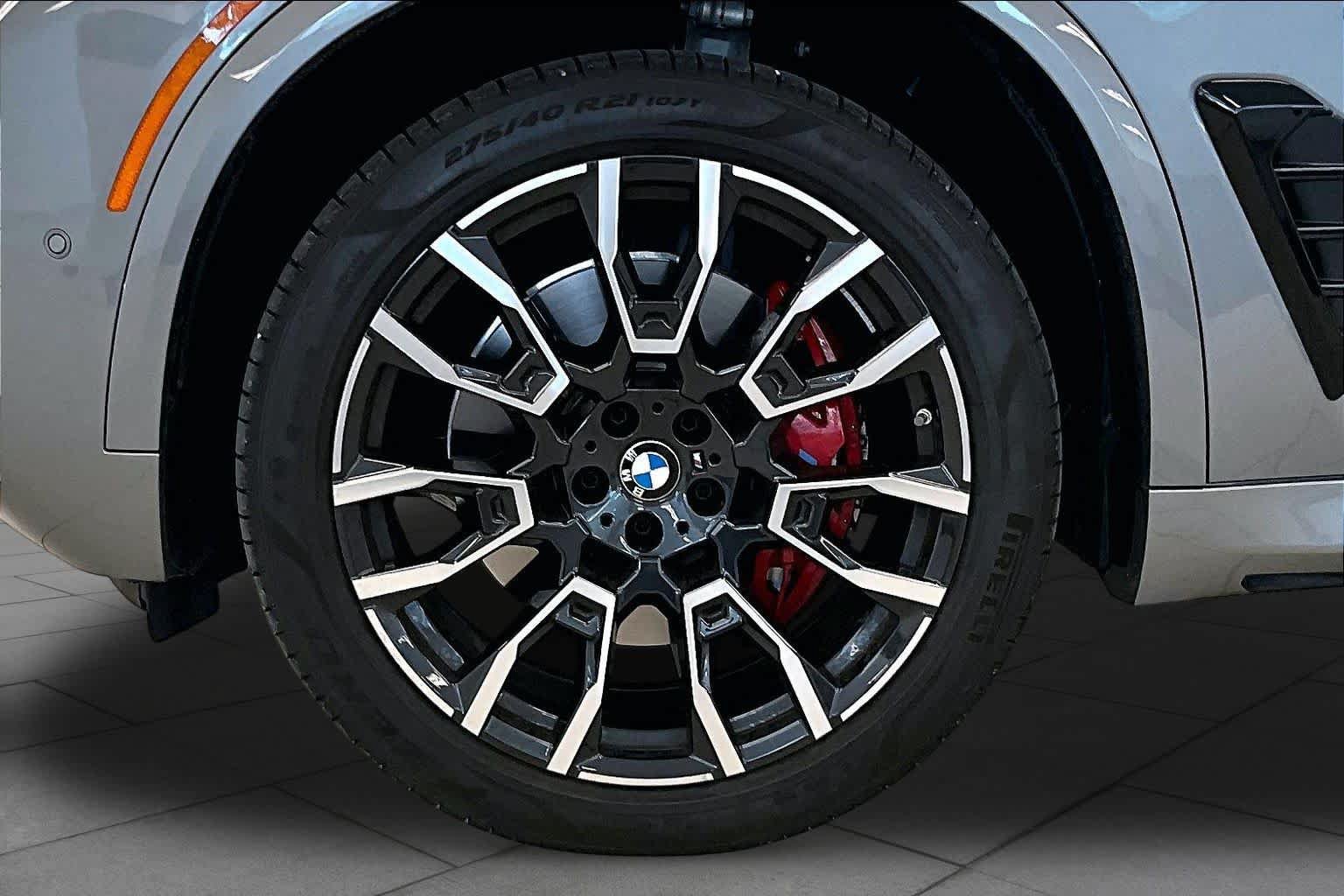 Used 2025 BMW X5 xDrive40i w/ M Sport Package AWD/4WD image 10