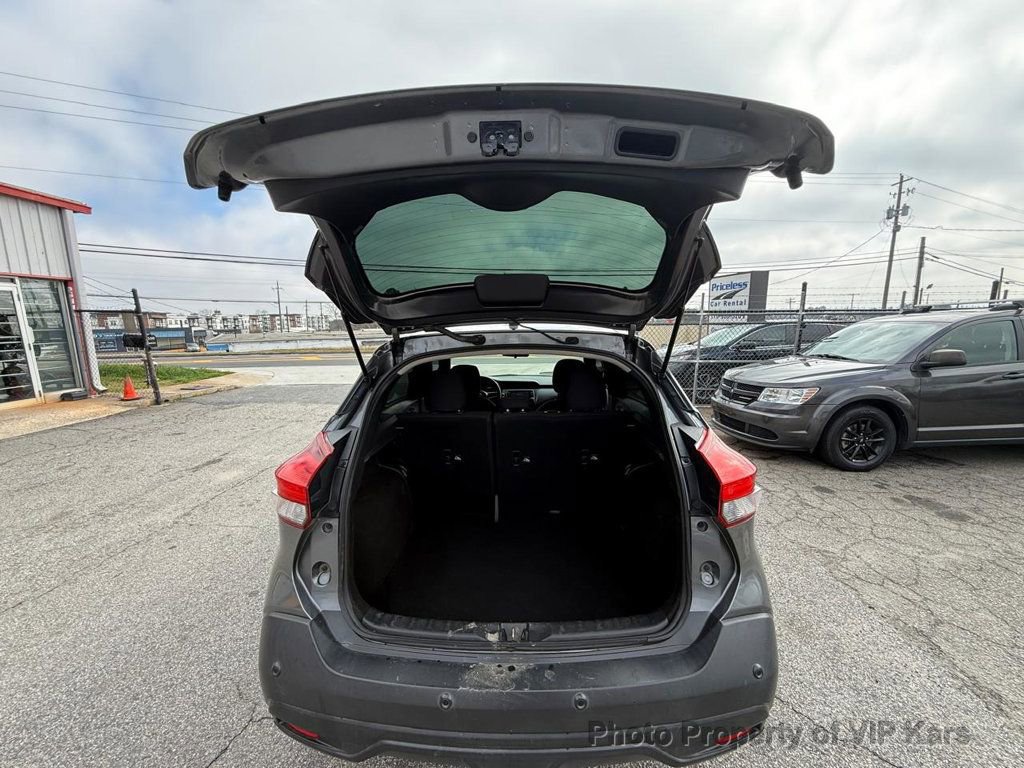 Used 2020 Nissan Kicks S image 16