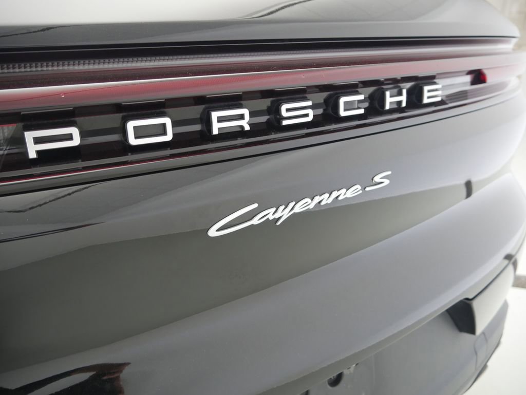 Certified 2024 Porsche Cayenne S AWD/4WD image 11