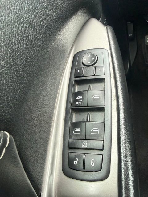 Used 2017 Dodge Journey Crossroad FWD image 18