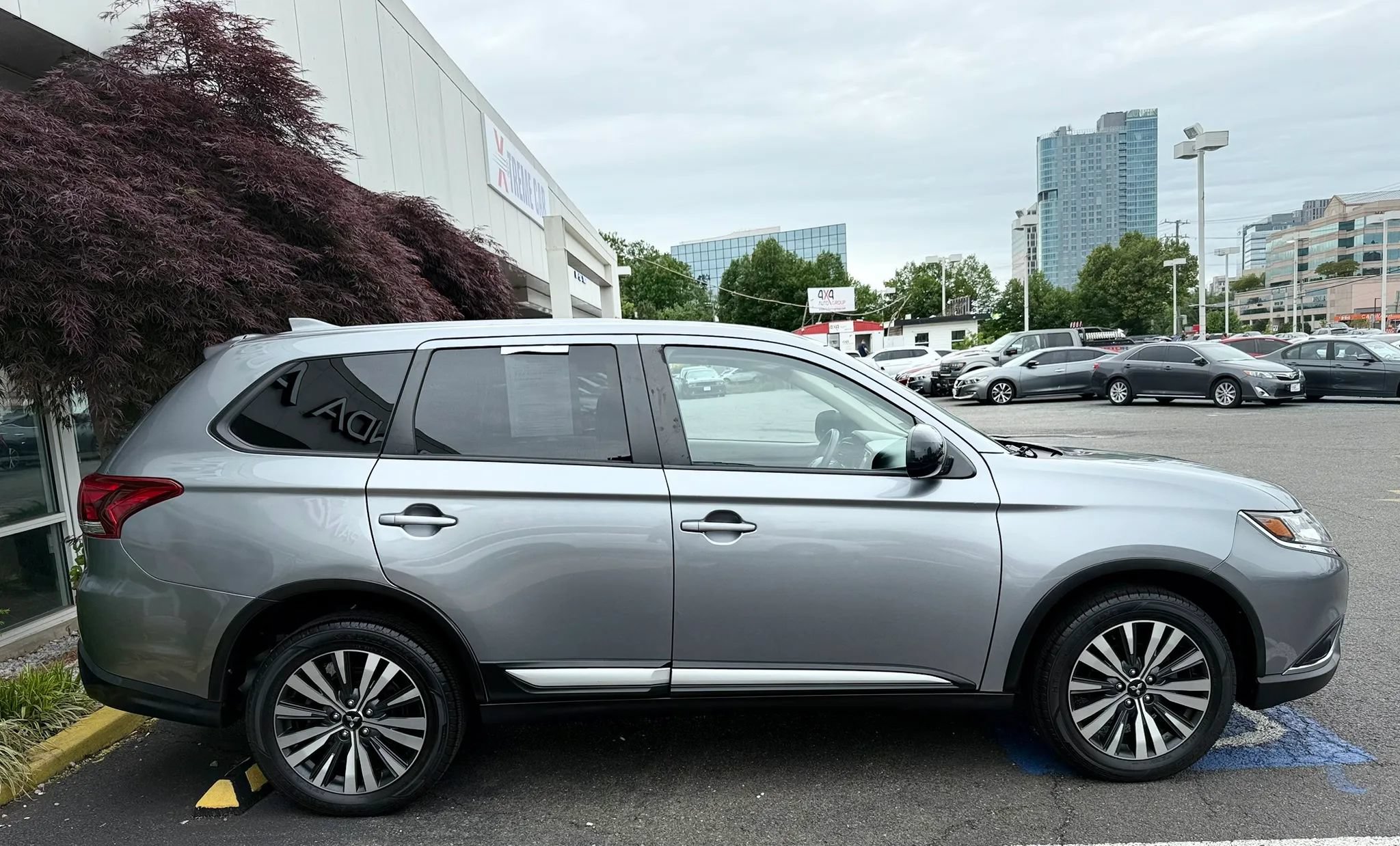 Used 2020 Mitsubishi Outlander ES AWD/4WD image 8