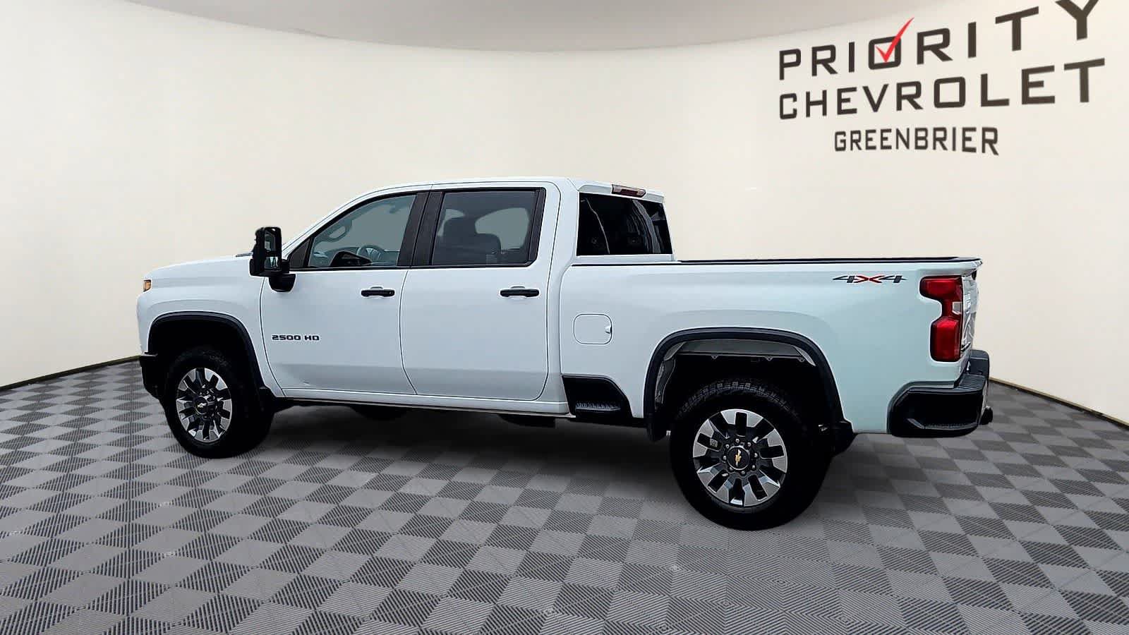 Used 2023 Chevrolet Silverado 2500 Custom w/ Custom Convenience Package AWD/4WD image 6