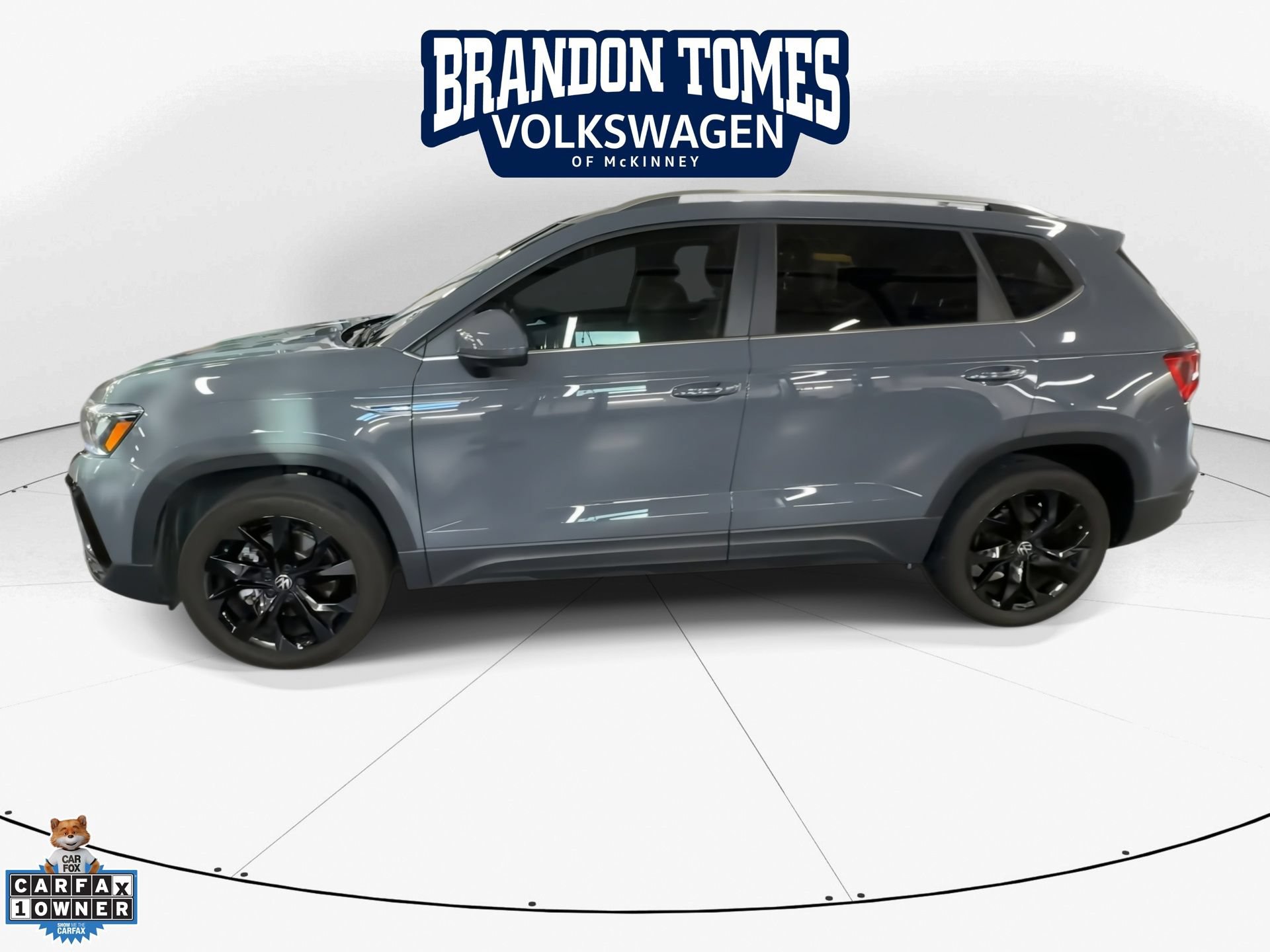 Used 2023 Volkswagen Taos SE FWD image 4