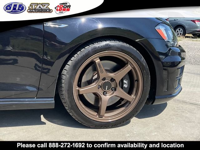 Used 2017 Volkswagen Golf R 4-Door image 9