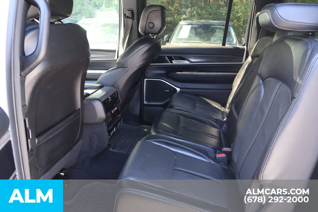 Used 2024 Jeep Wagoneer L Series II w/ Flexible Seating Group RWD image 18