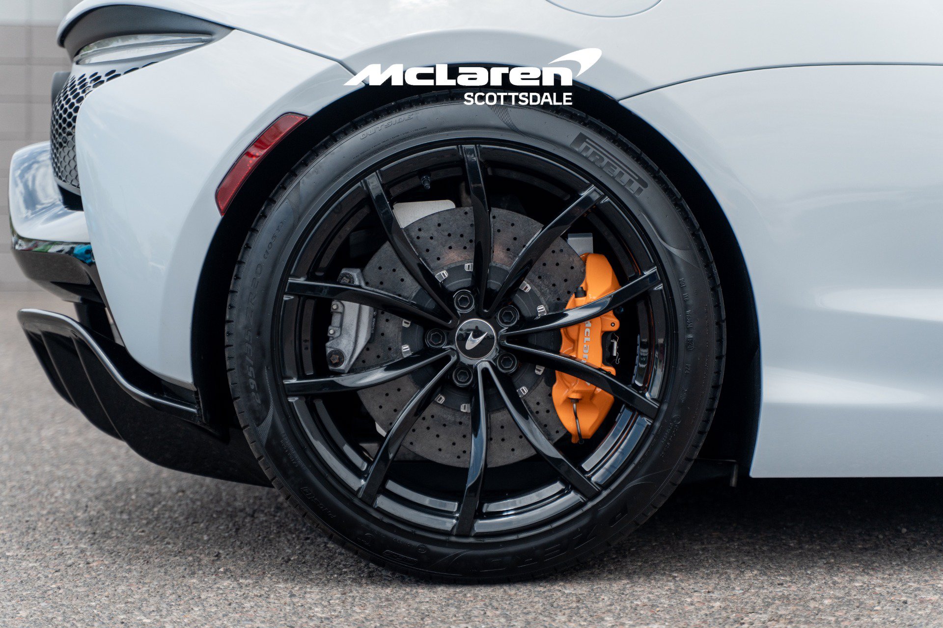 Used 2023 McLaren Artura RWD image 29